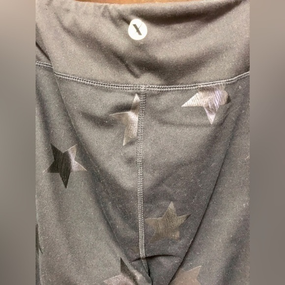 🎊 Xersion Black with Black Stars polyester blend leggings - Picture 8 of 9